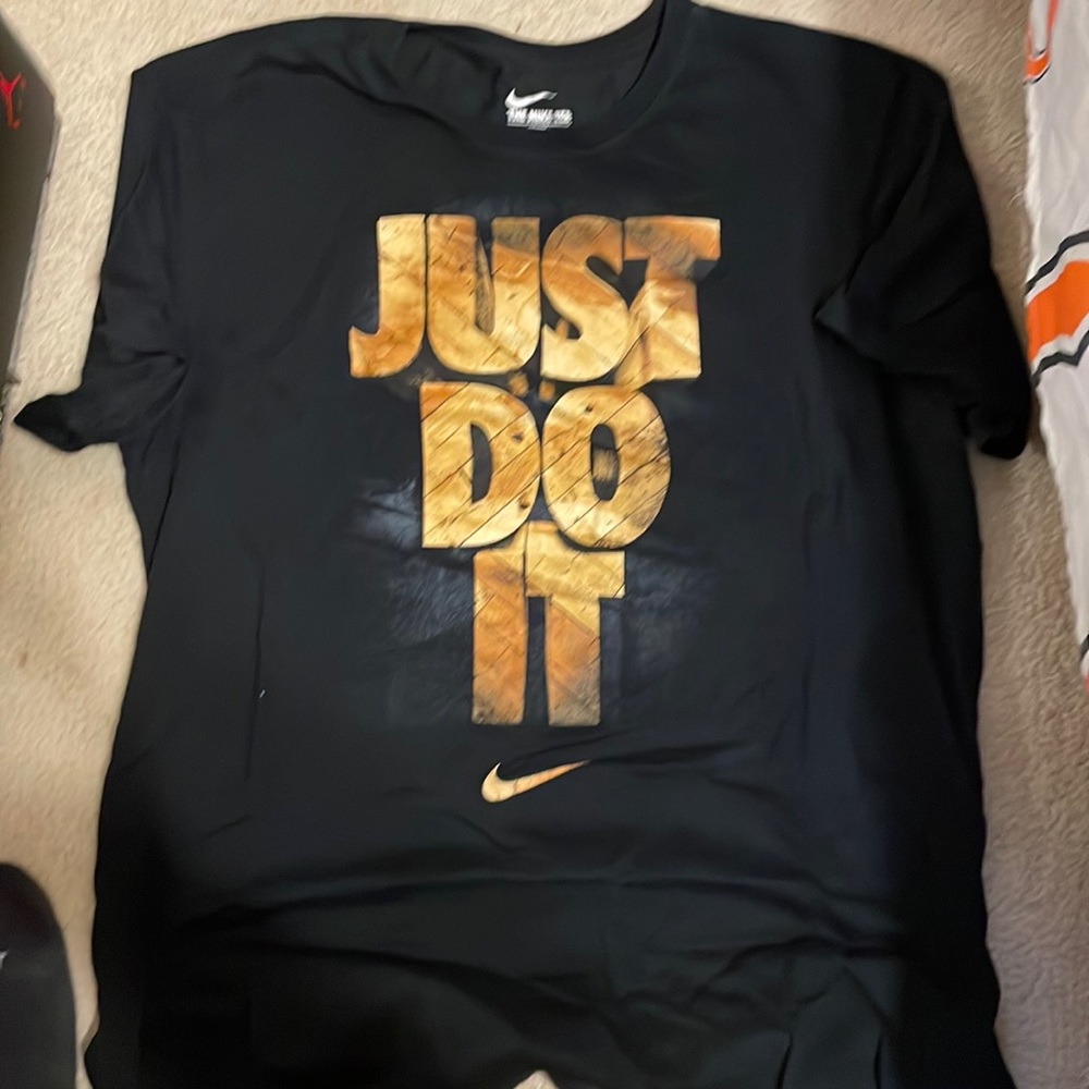 Nike t shirt